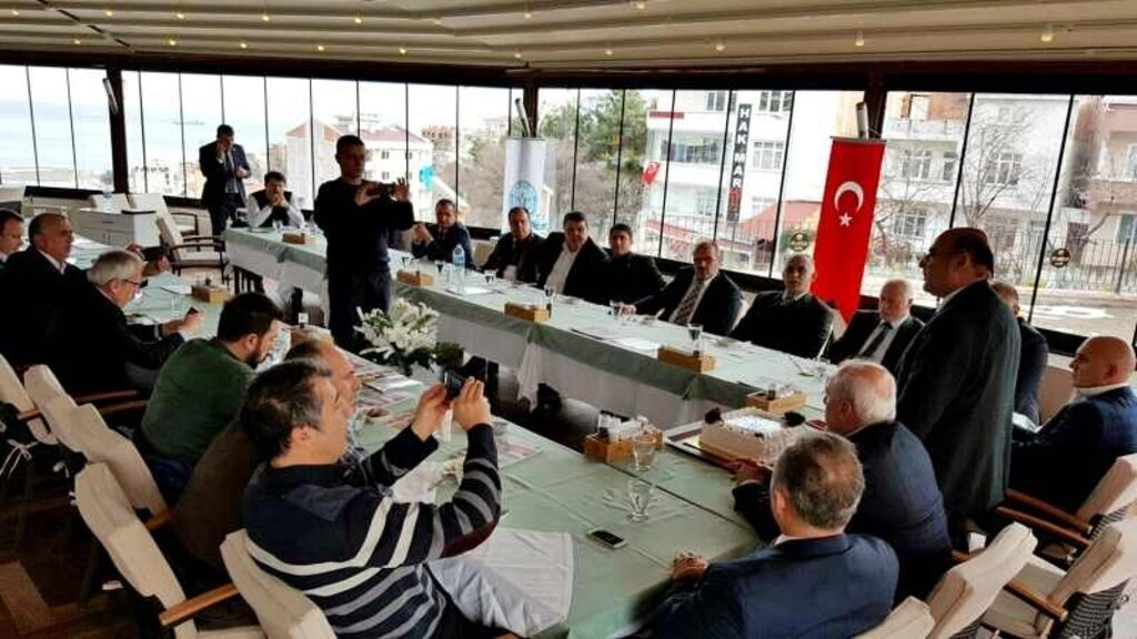 Bem-Bir-Sen 23. kuruluş yıldönümünü Samsun'da gazetecilerle kutladı
