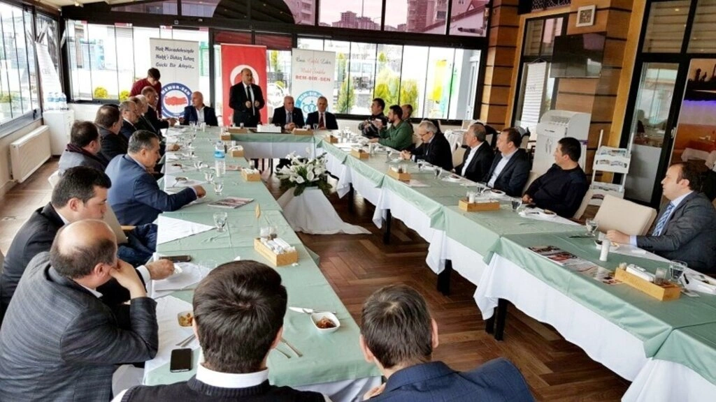 Bem-Bir-Sen 23. kuruluş yıldönümünü Samsun'da gazetecilerle kutladı