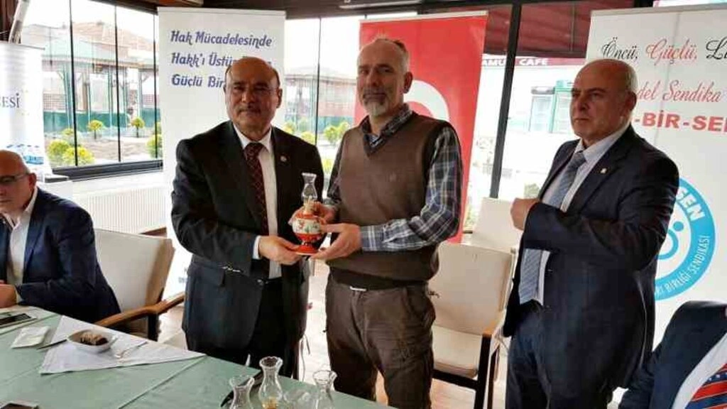 Bem-Bir-Sen 23. kuruluş yıldönümünü Samsun'da gazetecilerle kutladı