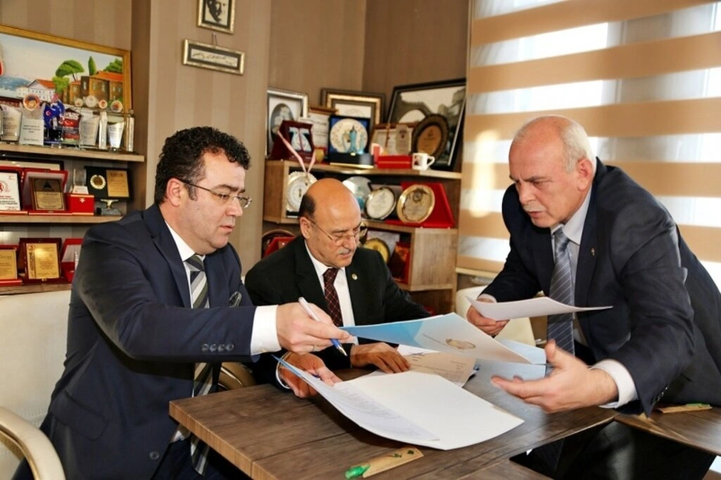 Atakum Belediyesi'nde memurları mutlu eden sözleşme