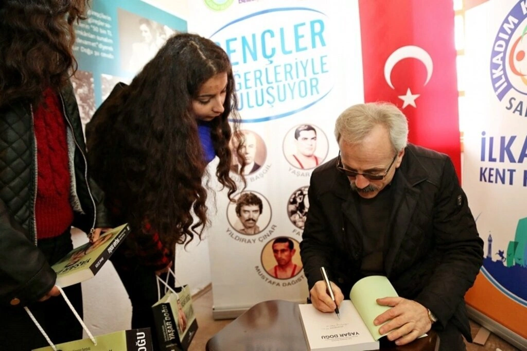 Genç Öğrencilerden İlkadım Belediye Başkanı Erdoğan Tok’a Teşekkür