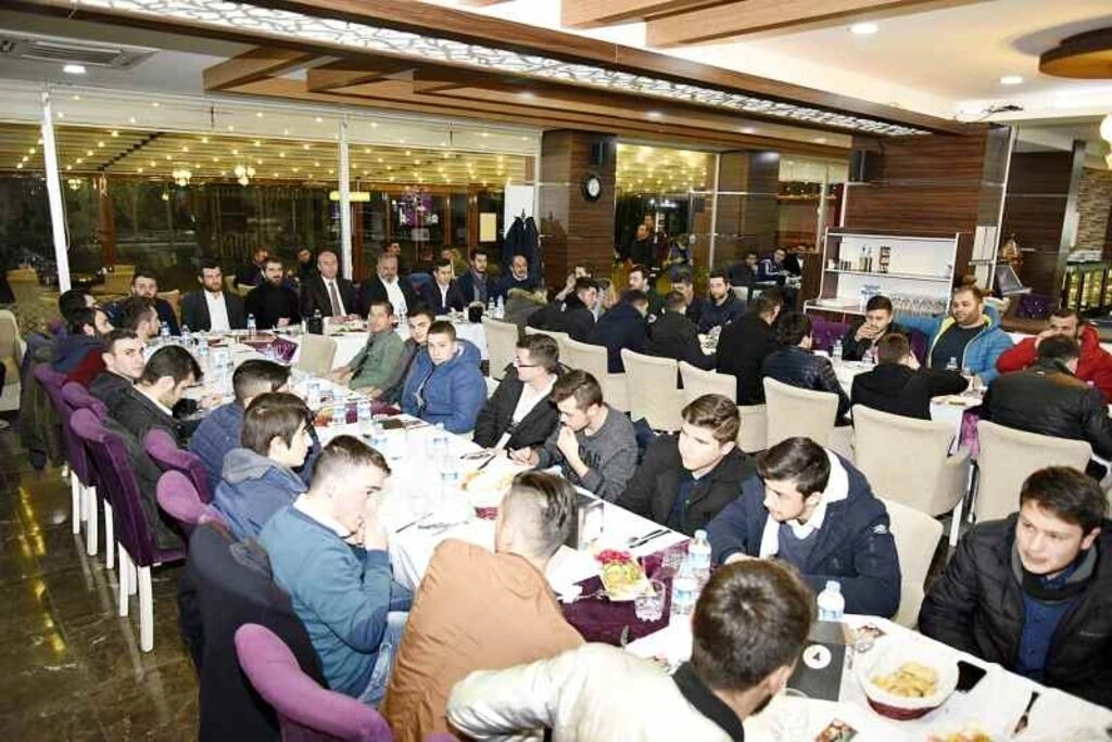 Başkan Hasan Togar AK gençleri Tekkeköy'de ağırladı