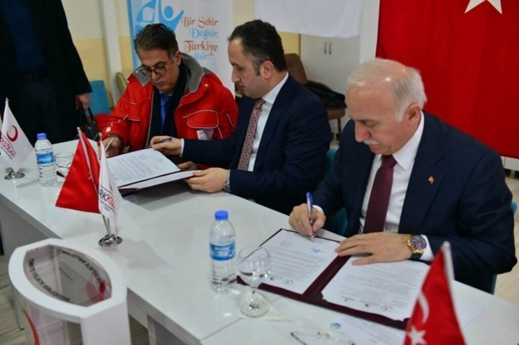 İnsanlığı Sınavı Halep'in Çocukları Projesi imza töreni gerçekleşti