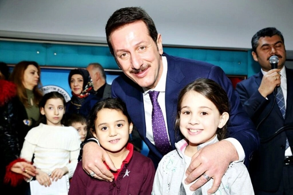 Başkan Erdoğan Tok miniklerle karne sevincini paylaştı