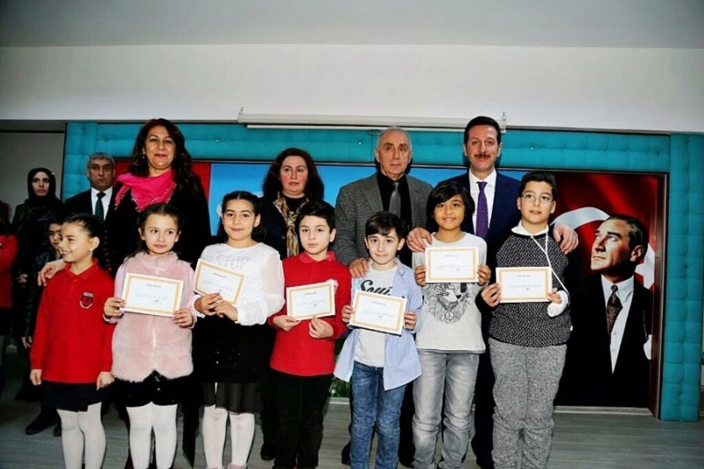 Başkan Erdoğan Tok miniklerle karne sevincini paylaştı