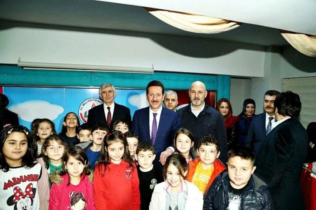 Başkan Erdoğan Tok miniklerle karne sevincini paylaştı