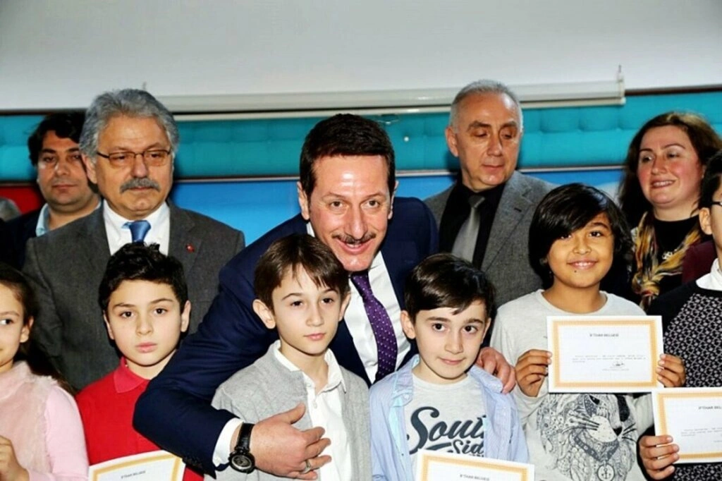 Başkan Erdoğan Tok miniklerle karne sevincini paylaştı