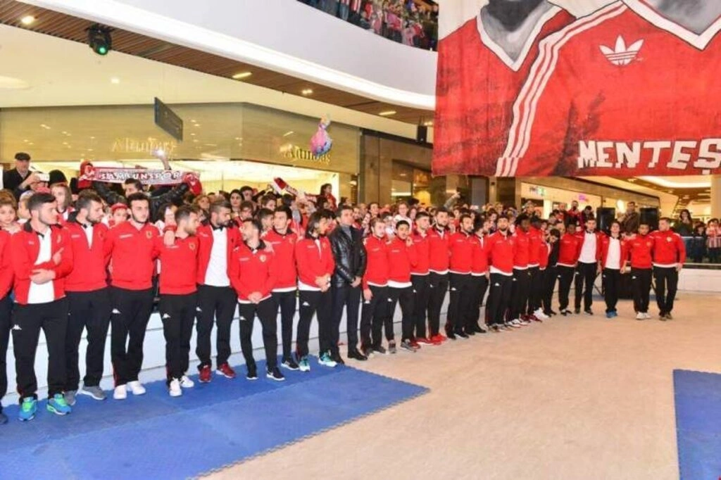 Piazza AVM'de Samsunspor coşkusu yaşandı!