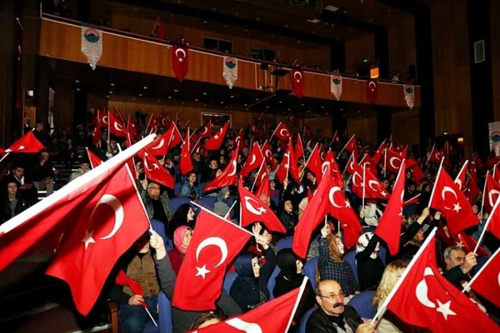 İlkadım'da gönüllerin bir, duyguların sel olduğu muhteşem gece