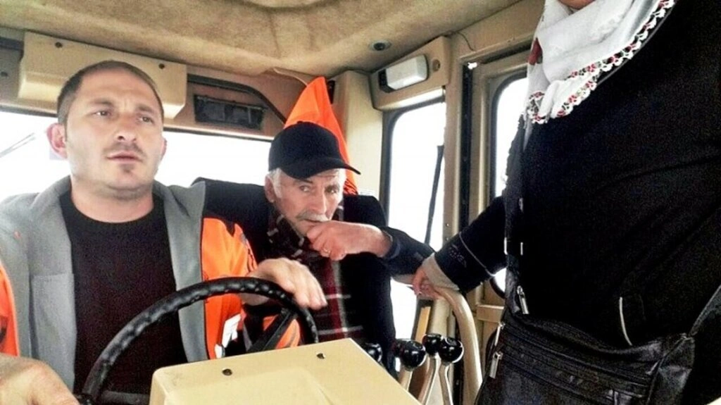 Samsun'da ekipler karla mücadele ediyor