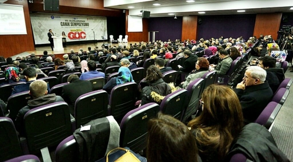 Canik'te 'göç' sempozyumu başladı