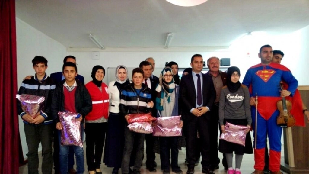 Canik Şubesi Türk Kızılayı'ndan Maarif Hareketi'ne destek