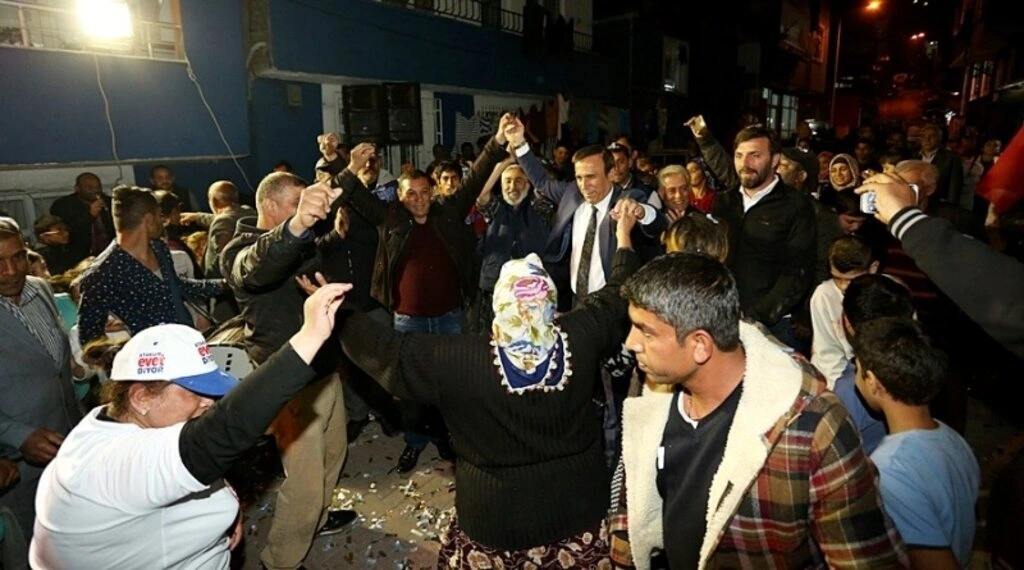 Samsun'da Romanlardan Evet kutlaması