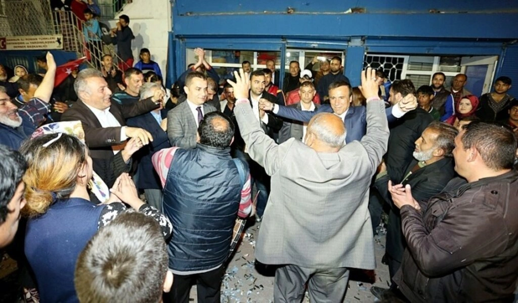 Samsun'da Romanlardan Evet kutlaması