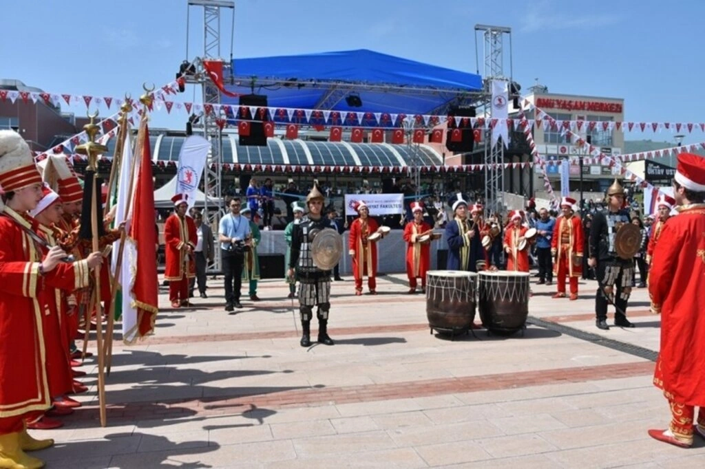 OMÜ’nün 12. Üniversite Tanıtım Günleri Şenlik Havasında Geçti