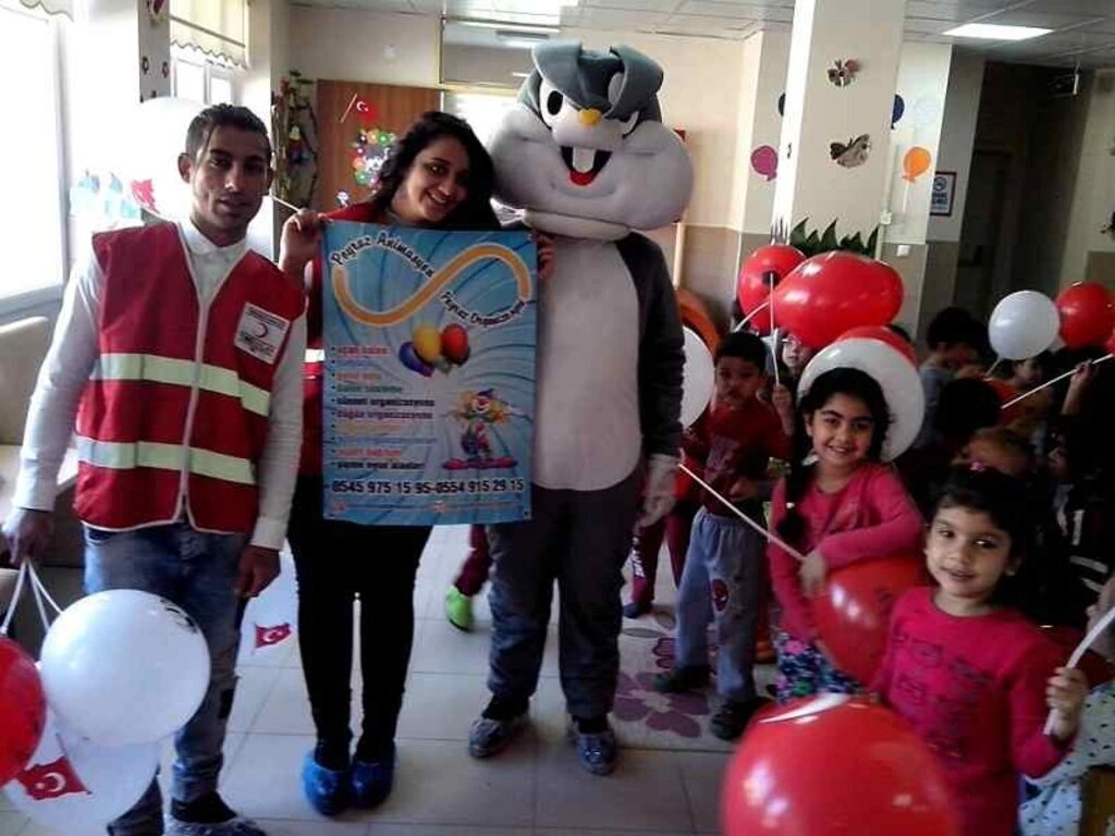 Canik Türk Kızılayı'ndan öğrencilere hediye