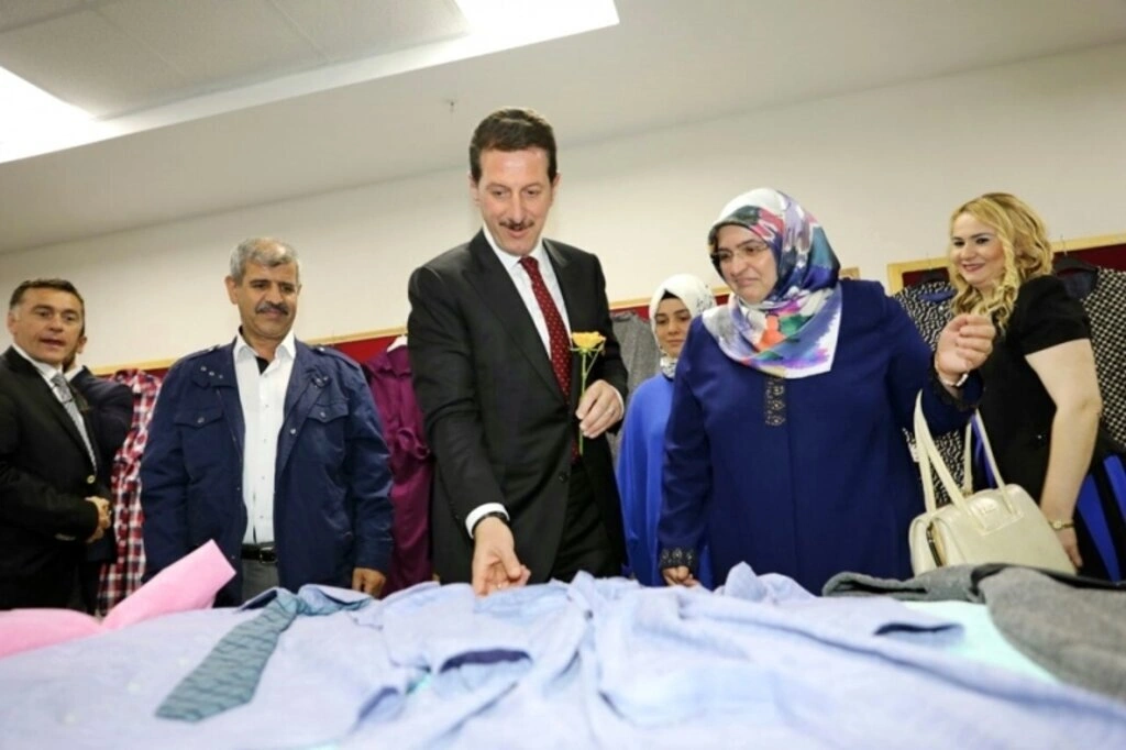 Derebahçe'de Görkemli Sergi Açılışı