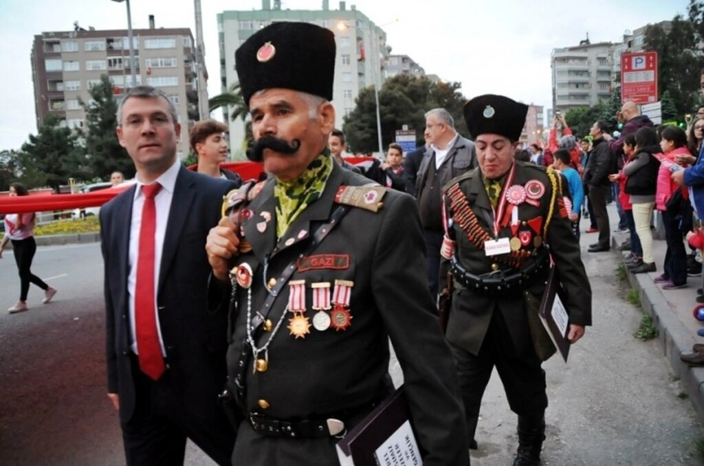 Samsun'da Fener Alayı ve Gençlik Festivali Yürüyüşü yapıldı