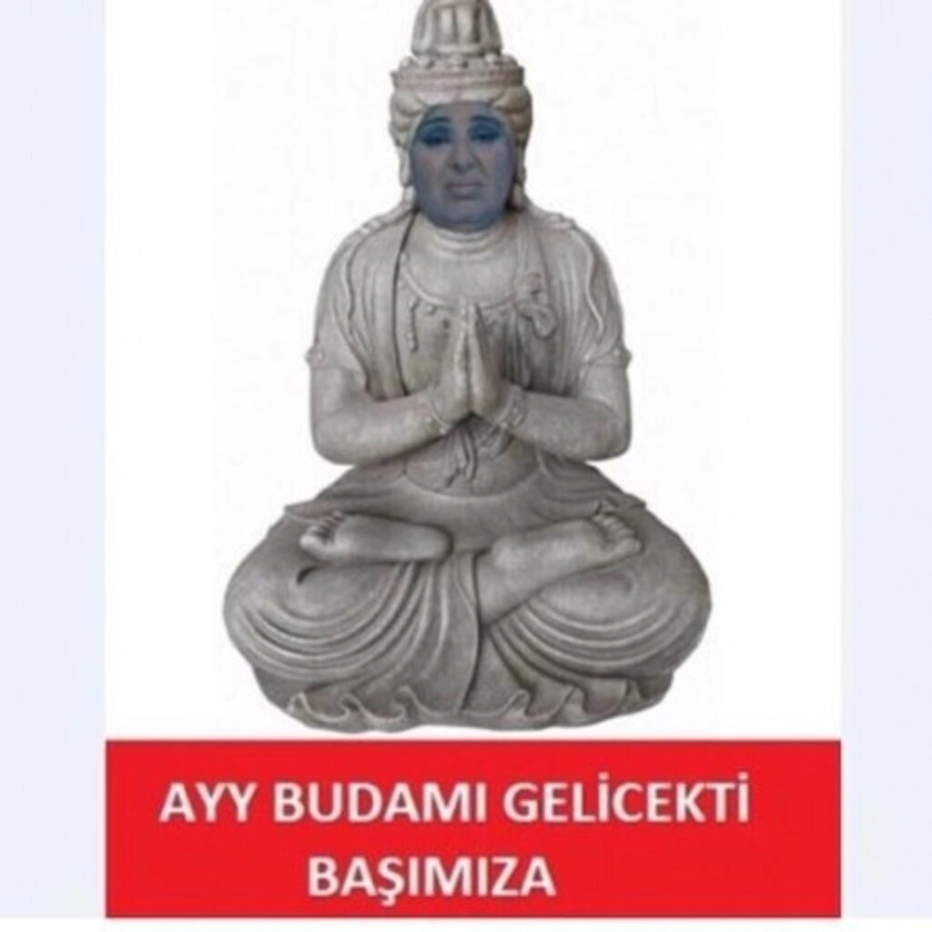 Nur Yerlitaş'ın Olay Yaratan Capsleri