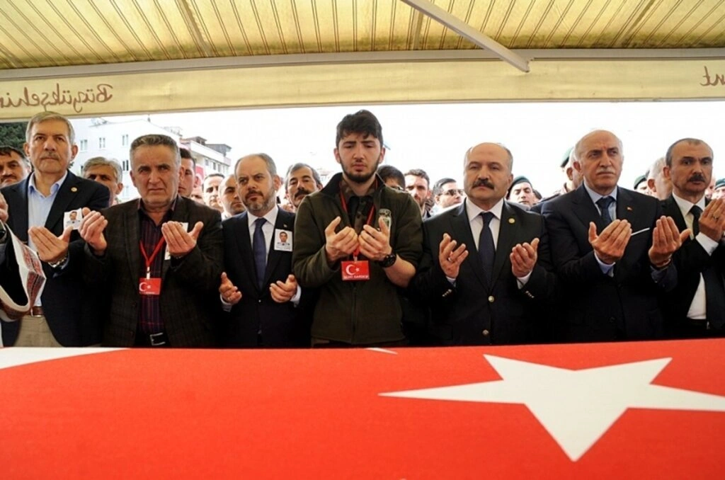 Şehit Mesut Yılmaz son yolculuğuna dualarla uğurlandı