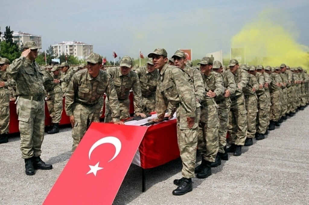 Acemi askerler yemin etti
