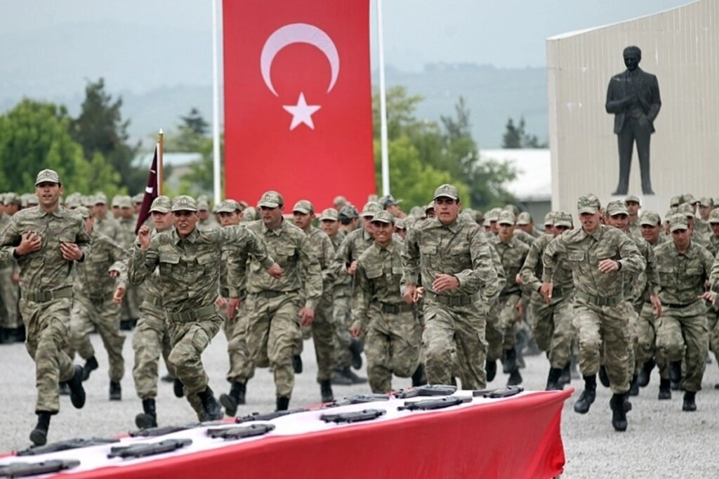 Acemi askerler yemin etti