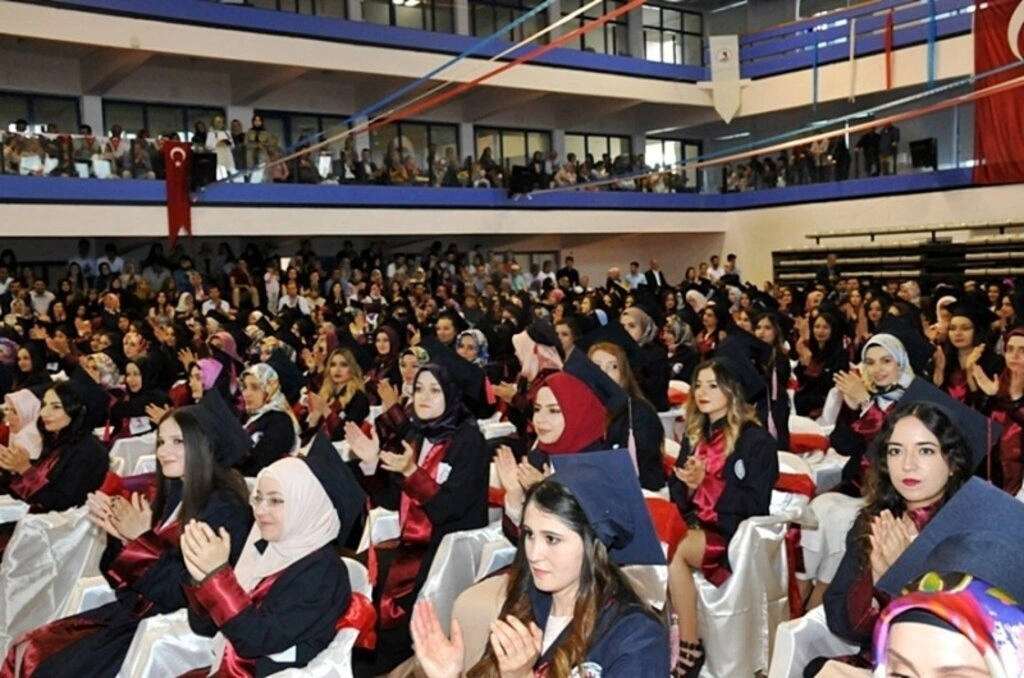 Sağlık Bilimleri Fakültesi mezuniyet töreni