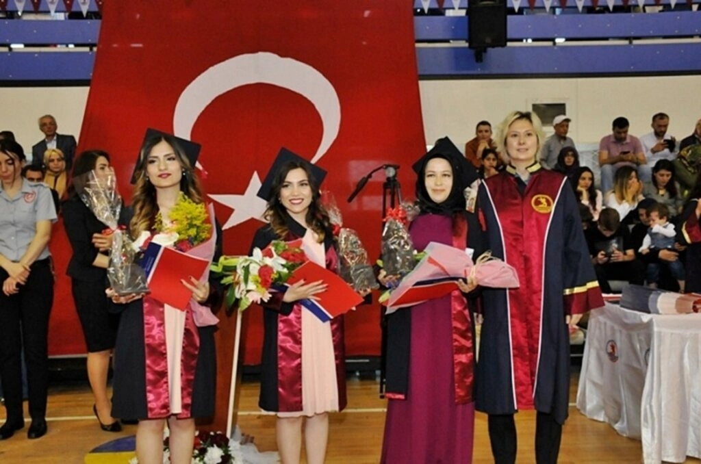 Sağlık Bilimleri Fakültesi mezuniyet töreni