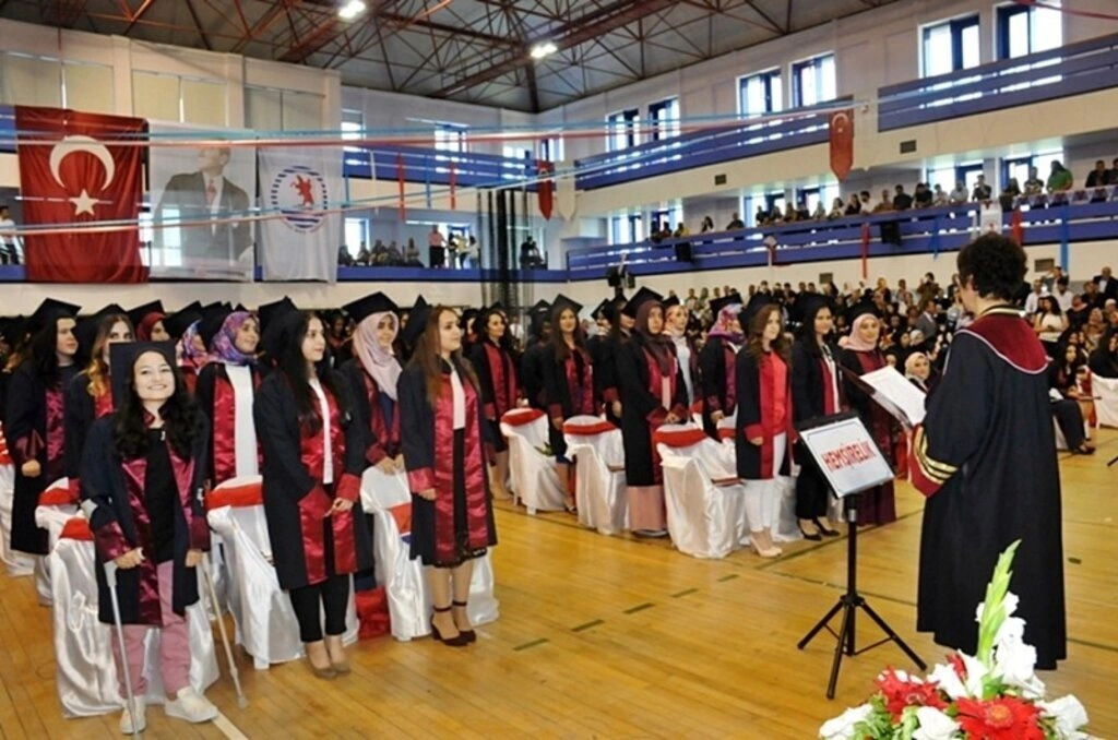 Sağlık Bilimleri Fakültesi mezuniyet töreni