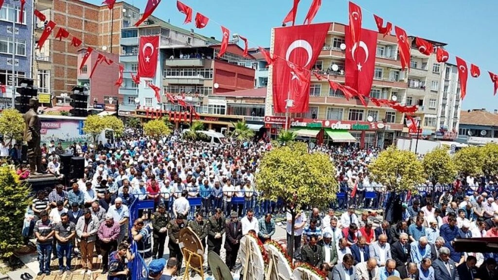 Samsun şehidini son yolculuğuna uğurladı