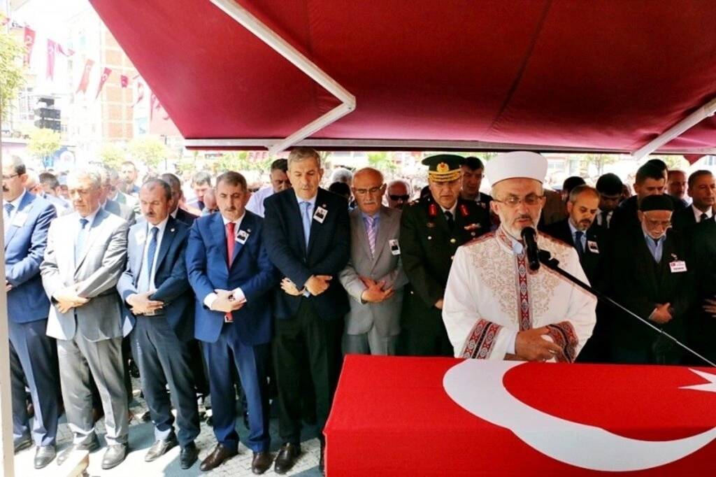 Samsun şehidini son yolculuğuna uğurladı