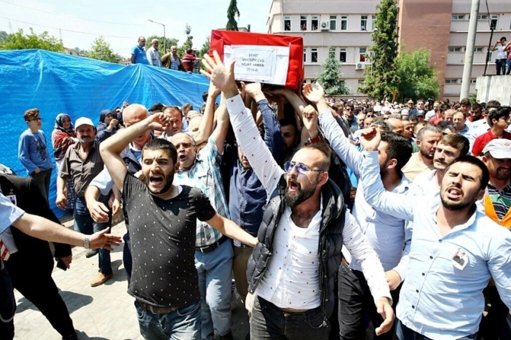 Samsun şehidini son yolculuğuna uğurladı
