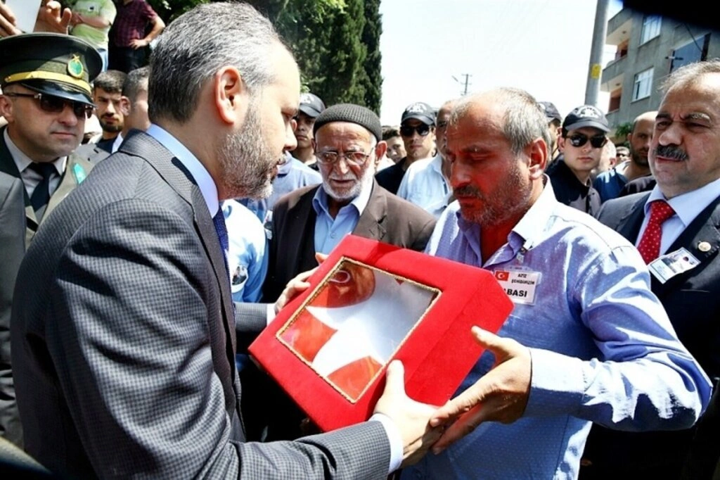 Samsun şehidini son yolculuğuna uğurladı