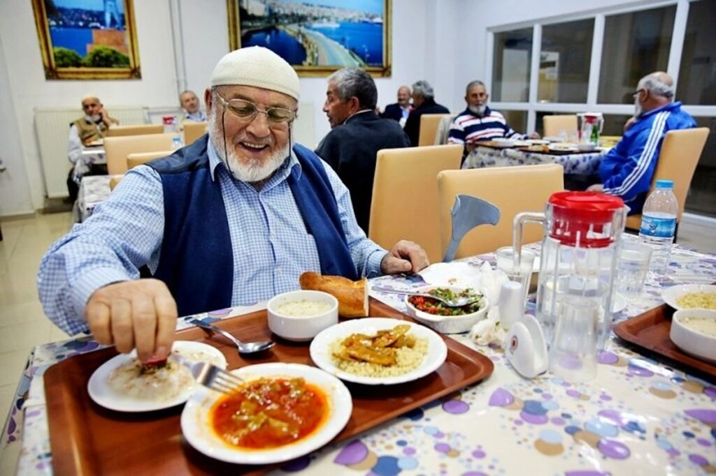 Huzurevinde eski ramazanları özlüyorlar