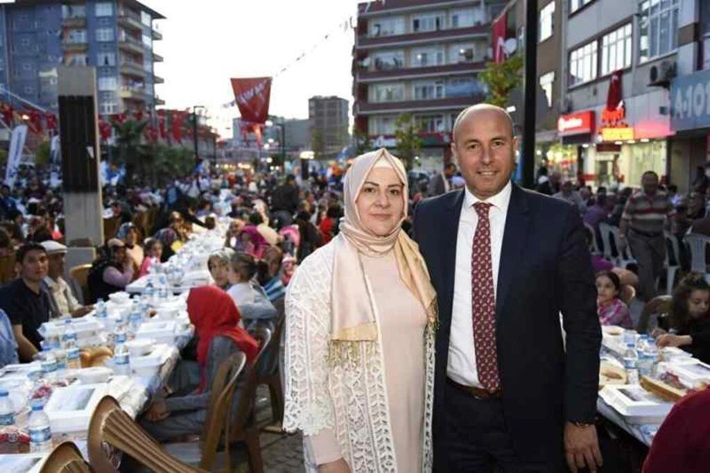 Tekkeköy de on binler aynı sofra da oruç açtı