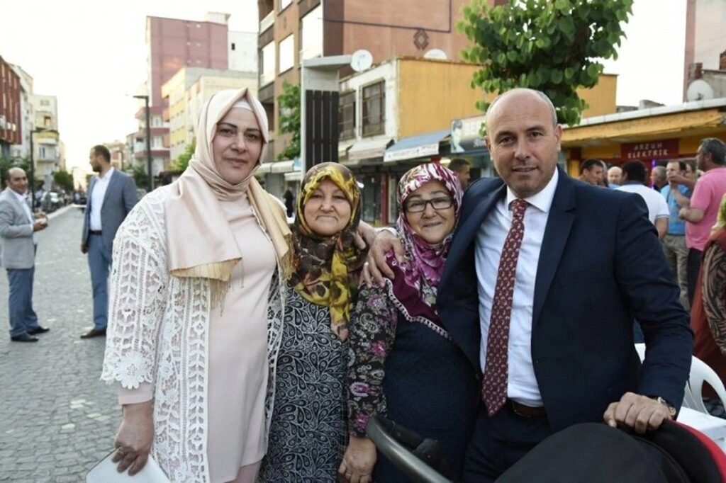 Tekkeköy de on binler aynı sofra da oruç açtı