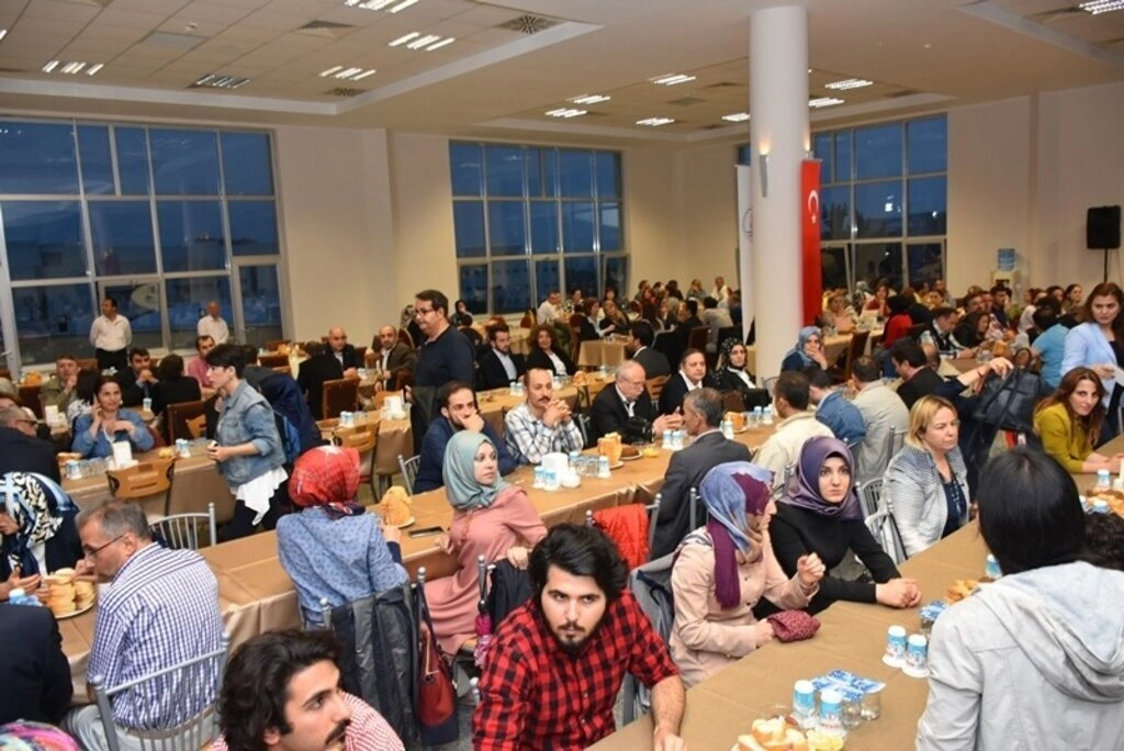 OMÜ Ailesi İftarda Bir Araya Geldi