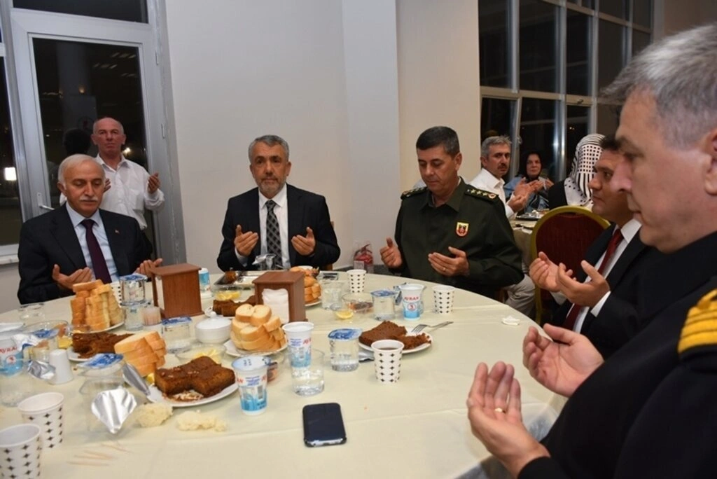 OMÜ Ailesi İftarda Bir Araya Geldi