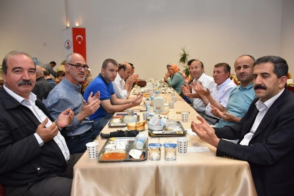 OMÜ Ailesi İftarda Bir Araya Geldi