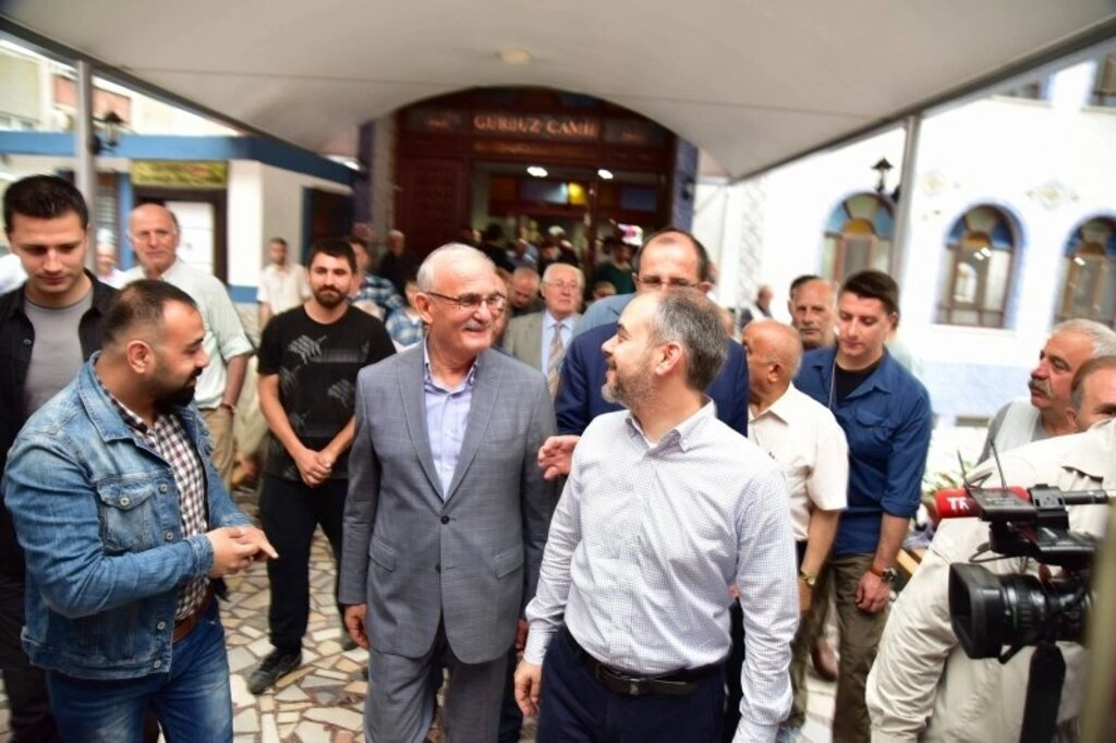 Başkan Yusuf Ziya Yılmaz'ın bayram mesaisi