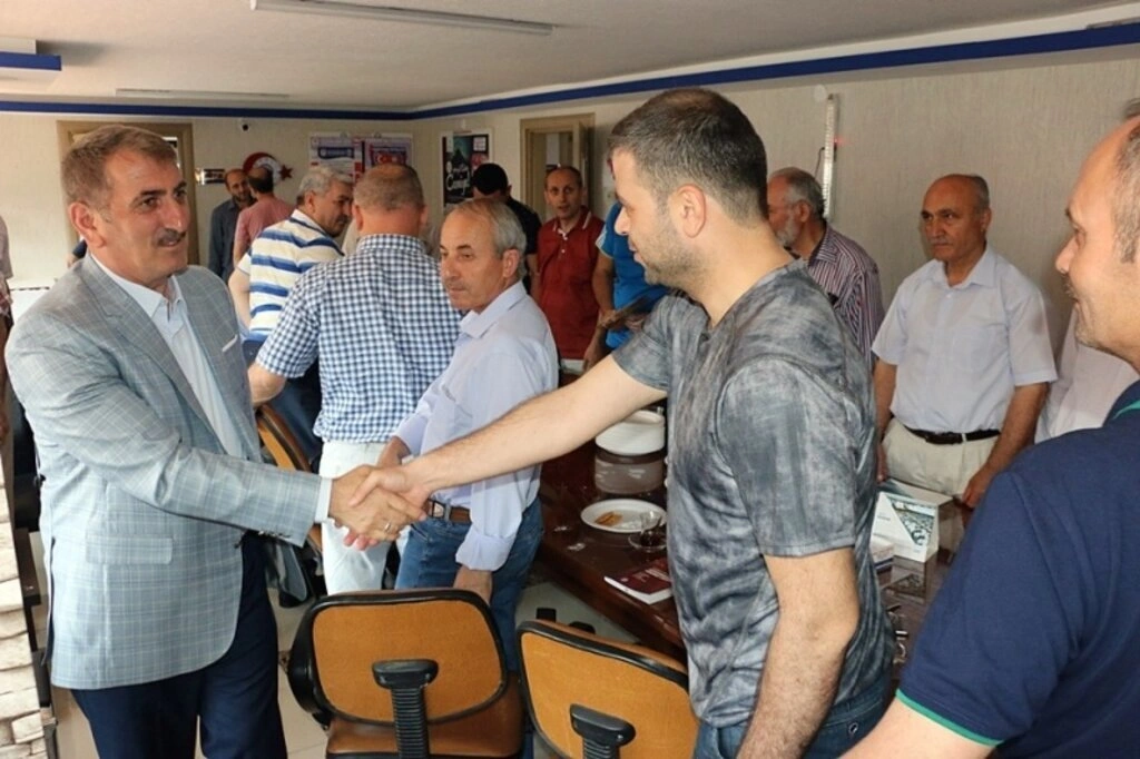 AK Parti Samsun Milletvekili Fuat Köktaş'tan bayramlaşma mesaisi