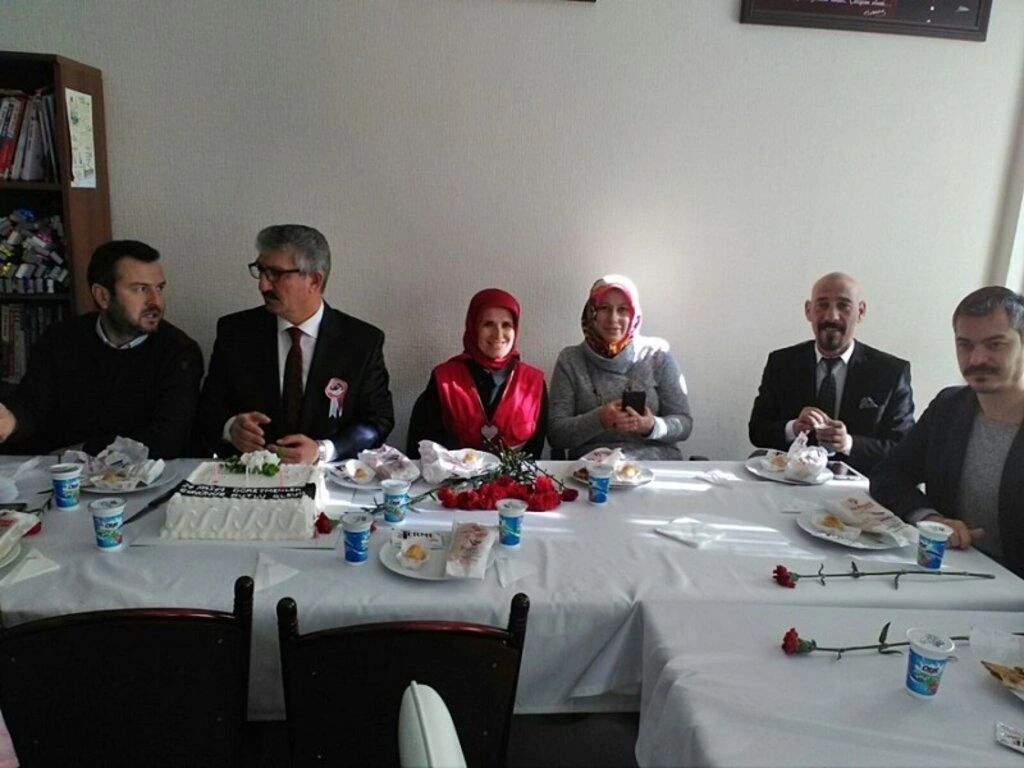 Türk Kızılayı Canik Şube Başkanlığı'ndan öğretmenler günü kutlaması