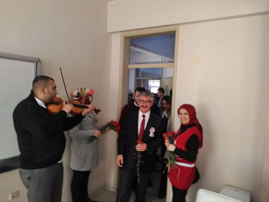 Türk Kızılayı Canik Şube Başkanlığı'ndan öğretmenler günü kutlaması