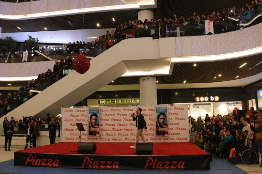 Piazza'da Oğuzhan Koç rüzgarı