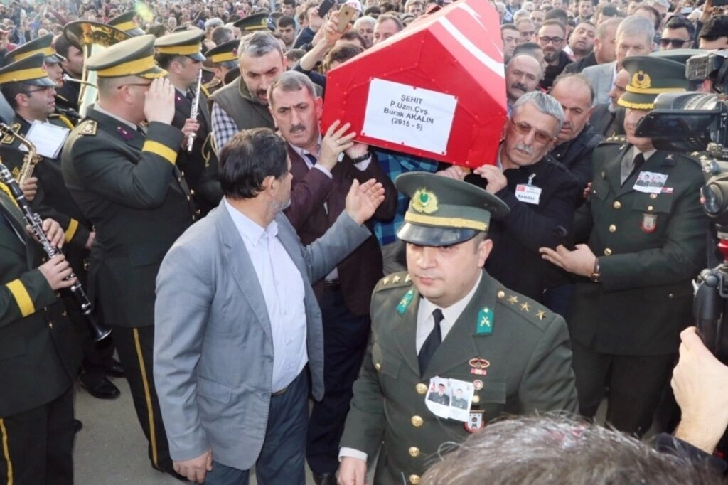 Kahraman Şehitlerimiz Şahin ve Akalın son yolculuklarına dualarla uğurlandı