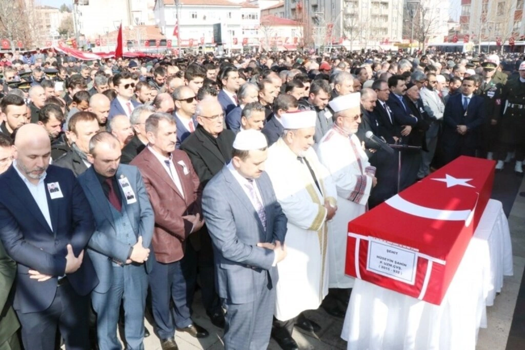Kahraman Şehitlerimiz Şahin ve Akalın son yolculuklarına dualarla uğurlandı