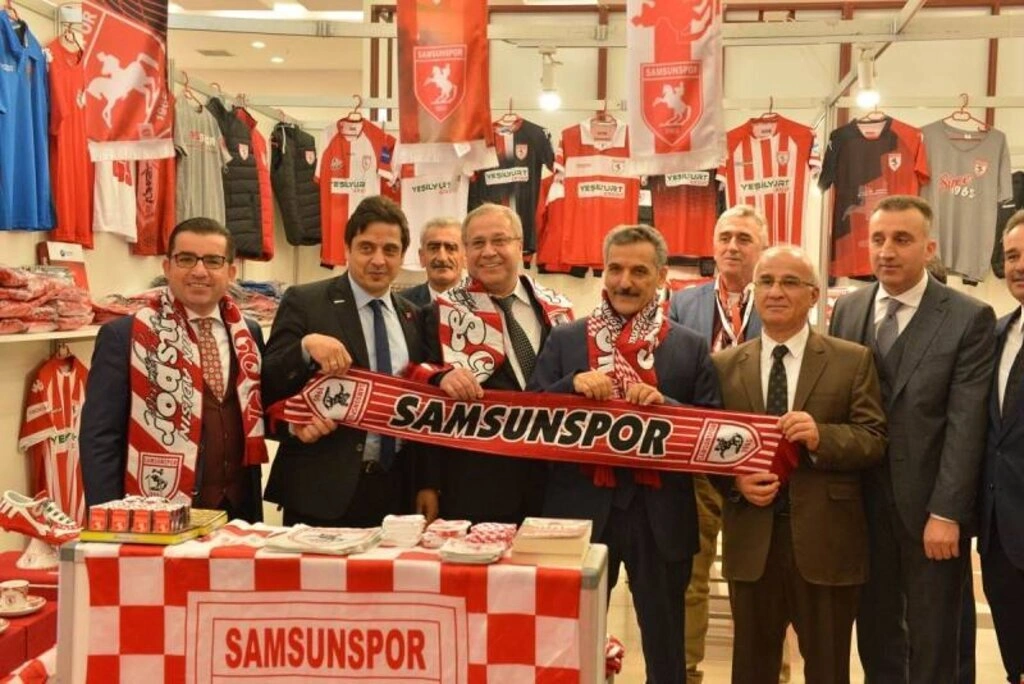 GÖZ KAMAŞTIRAN TASARIMLAR TÜYAP SAMSUN 3. MOBİLYA VE DEKORASYON FUARI’NDA