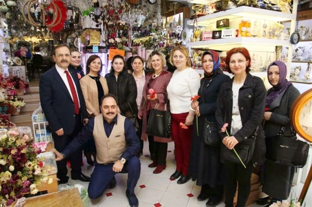 BAŞKAN ŞAHİN: KADINLAR GÜZEL BİR GELECEĞİN MİMARLARIDIR
