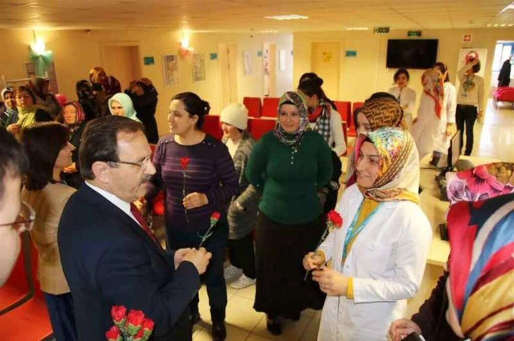 BAŞKAN ŞAHİN: KADINLAR GÜZEL BİR GELECEĞİN MİMARLARIDIR