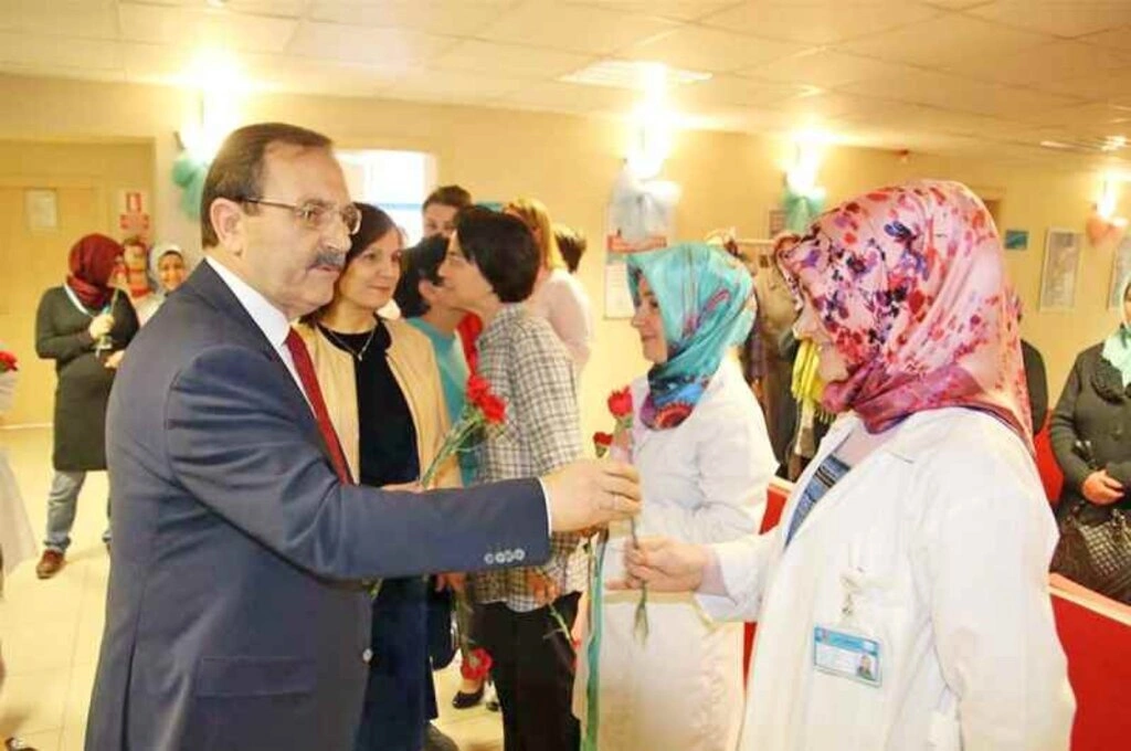 BAŞKAN ŞAHİN: KADINLAR GÜZEL BİR GELECEĞİN MİMARLARIDIR